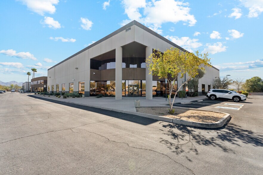 More Photos Of 7499 E Paradise Ln, Scottsdale Industrial For Lease