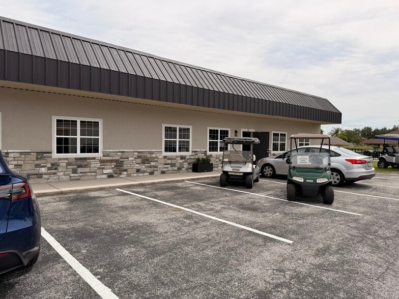 More Photos Of 904 Jan-Mar Ct, Clermont Flex For Lease
