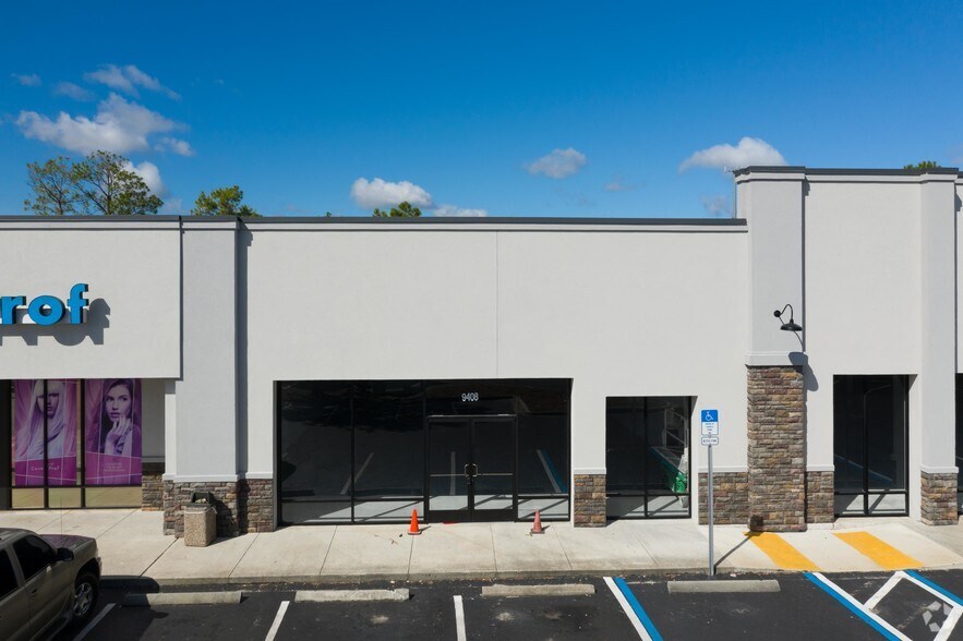 More Photos Of 9400 Arlington Expy, Jacksonville Unknown For Lease