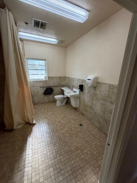 More Photos Of 7470 TX-154, Marshall Specialty For Sale