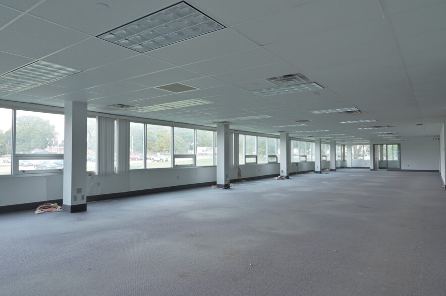 More Photos Of 2424 W 23rd St, Erie Manufacturing For Lease