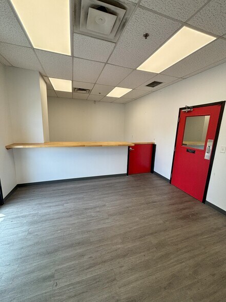 More Photos Of 104 Southeast Pky, Franklin Warehouse For Lease