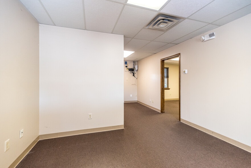 More Photos Of 908-918 Town Center, New Britain Office For Sale