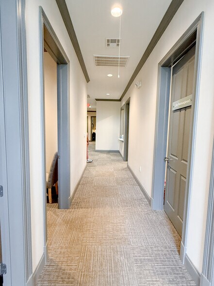 More Photos Of 3312 Kaliste Saloom Rd, Lafayette Office For Sale