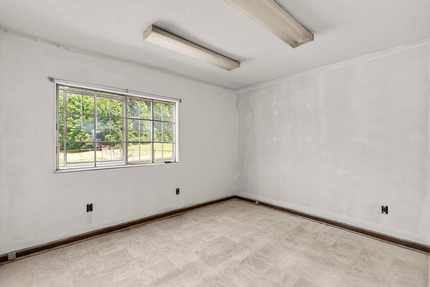 More Photos Of 130 Cooper Run, Shepherdsville Warehouse For Sale