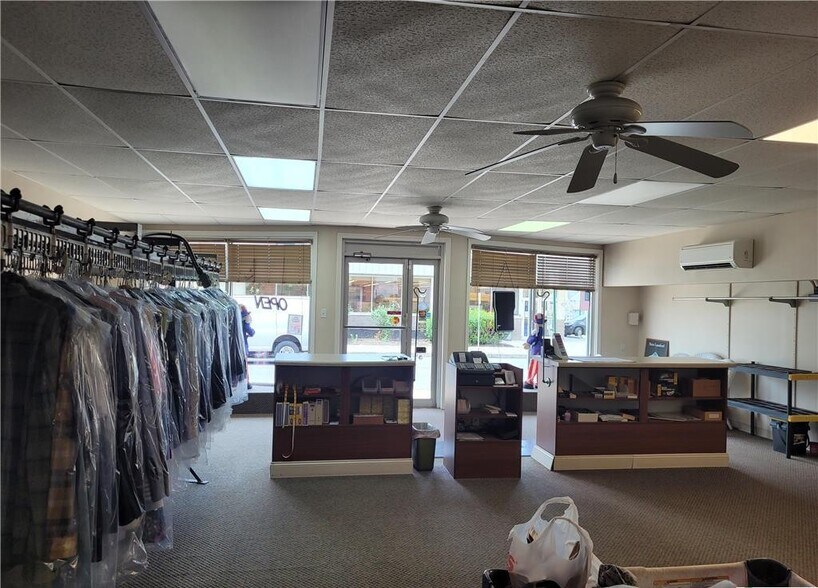 More Photos Of 1627 Main St, Northampton Storefront For Lease