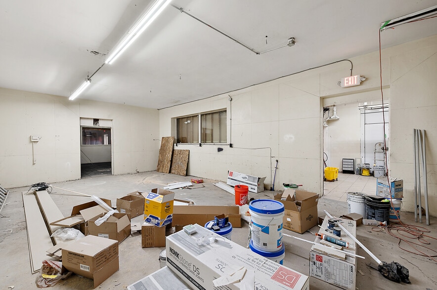 More Photos Of 20934 Van Dyke Ave, Warren Storefront Retail Residential For Sale