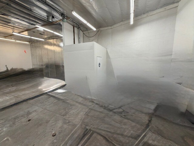 More Photos Of 2814 N San Fernando Blvd, Burbank Auto Repair For Lease