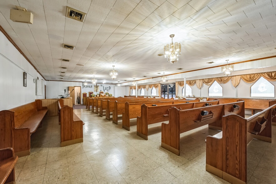 More Photos Of 1040 US-13, Windsor Religious Facility For Sale