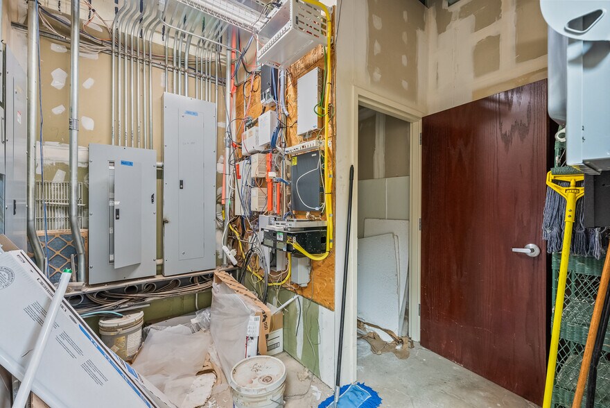 More Photos Of 7202 Slide Rd, Lubbock Medical For Lease