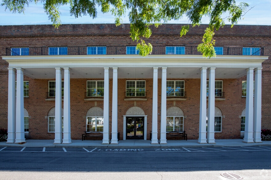 More Photos Of 222 Middle Country Rd, Smithtown Medical For Lease