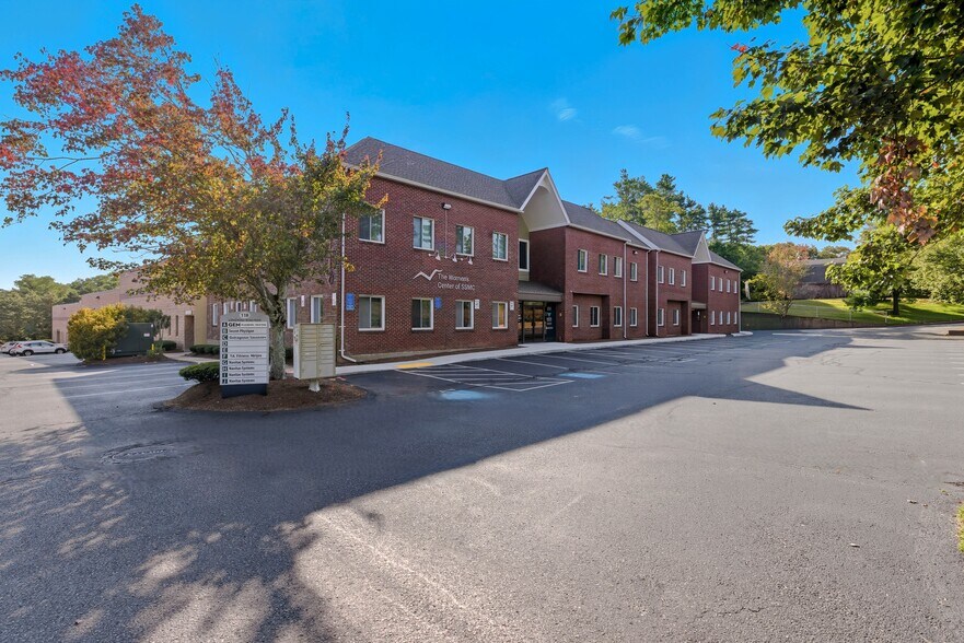 Primary Photo Of 118 Long Pond Rd, Plymouth Medical For Lease