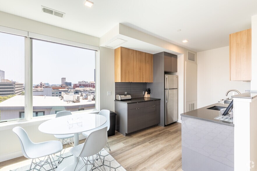 More Photos Of 18 High St, New Haven Apartments For Lease