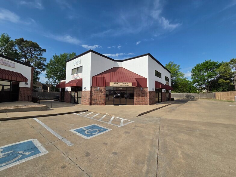 More Photos Of 9238-9242 S Sheridan Rd, Tulsa Unknown For Lease