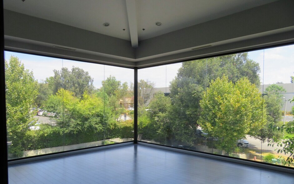 More Photos Of 5115 Clareton Dr, Agoura Hills Medical For Lease