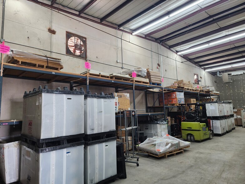 More Photos Of 2319 Sterling Ct, Arlington Warehouse For Sale