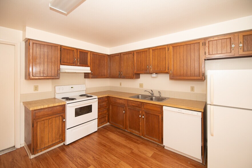 More Photos Of 208 E Saint Clair Ave, Longmont Apartments For Sale