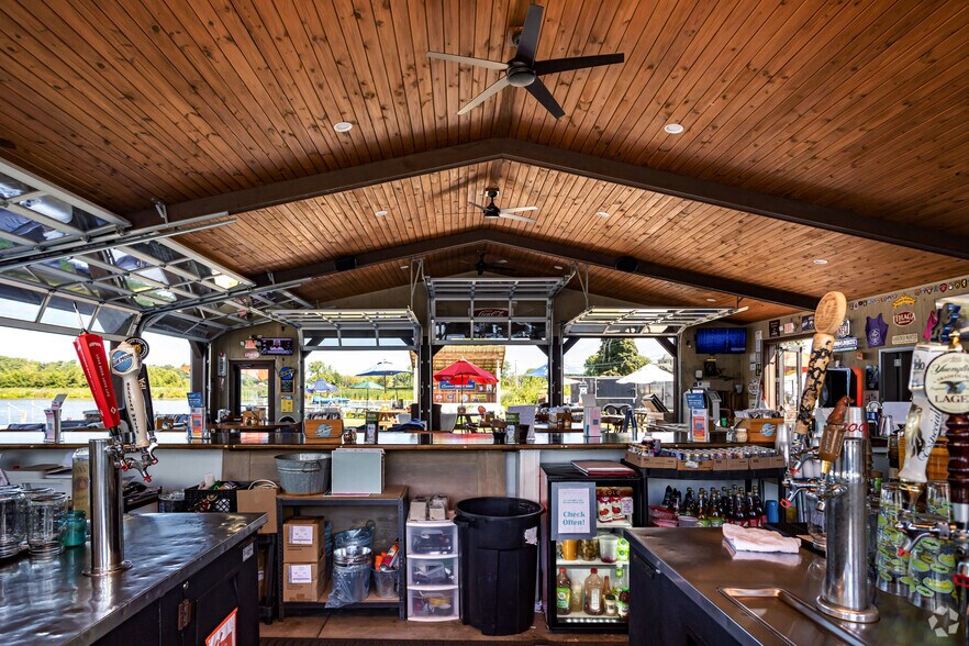 More Photos Of 7147 Lake Bluff Rd, Wolcott Restaurant For Sale