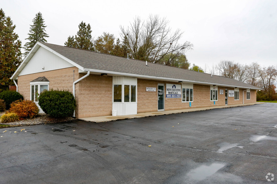 Primary Photo Of 11831 Maple Rd, Birch Run Office For Sale