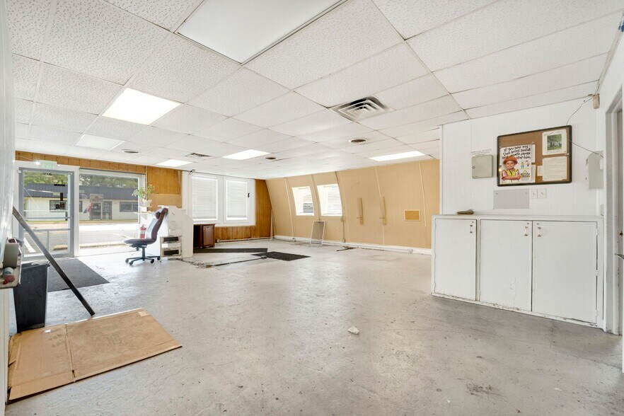 More Photos Of 310 Argonne Rd, Warsaw Warehouse For Sale