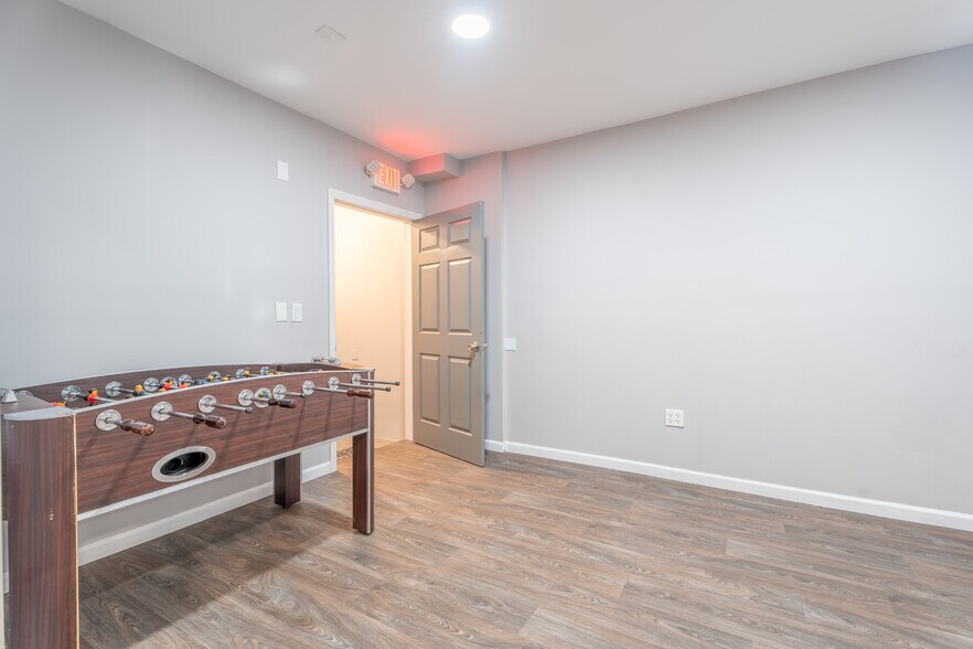 More Photos Of 282 Lyons Ave, Newark Storefront Retail Residential For Sale