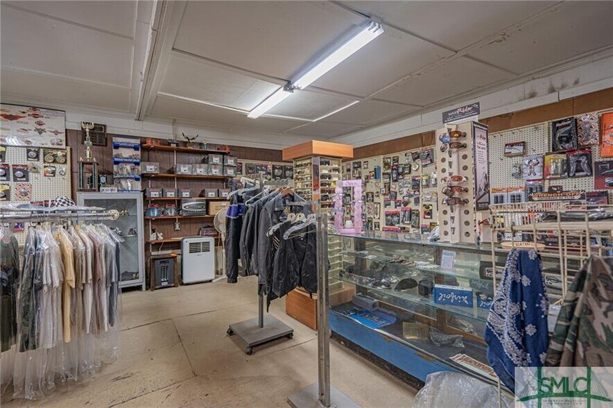 More Photos Of 895 W Highway 80, Eden General Retail For Sale