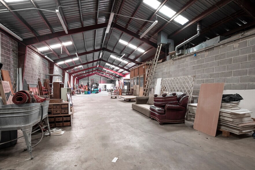 More Photos Of 5723-5733 Manchester Ave, Saint Louis Industrial For Lease