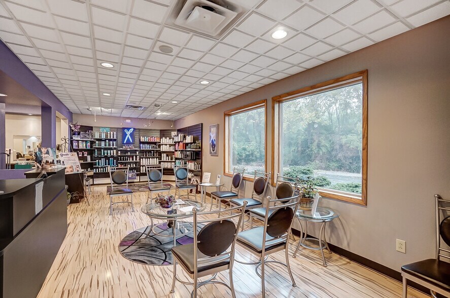 More Photos Of 805 S Dixie Dr, Vandalia General Retail For Sale