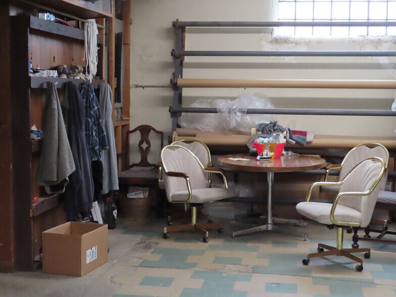 More Photos Of 231 Water, Conneaut Lake Freestanding For Sale