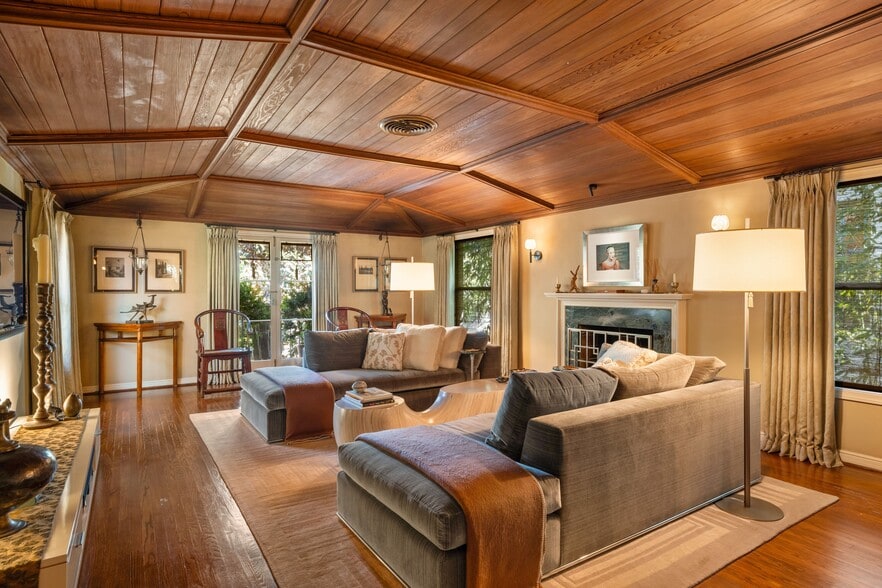 Primary Photo Of 367 N Orange Dr, Los Angeles Apartments For Sale