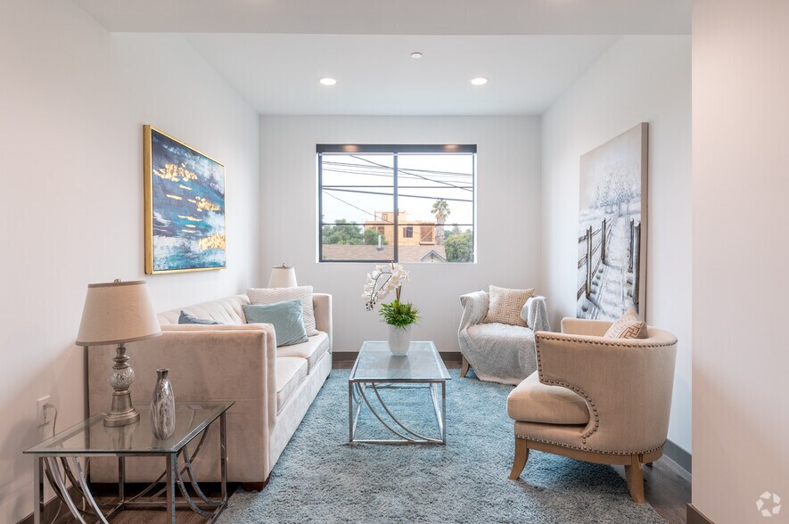 More Photos Of 552 N Hobart Blvd, Los Angeles Apartments For Sale