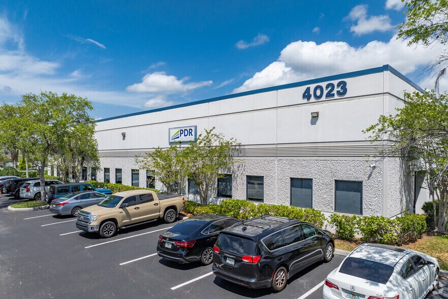 More Photos Of 4023 Tampa Rd, Oldsmar Office For Lease