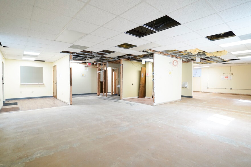 More Photos Of 102 Elden St, Herndon Medical For Sale