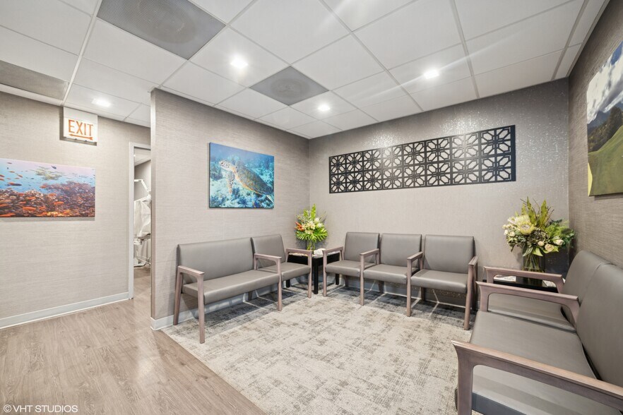 More Photos Of 9301 Golf Rd, Des Plaines Medical For Lease