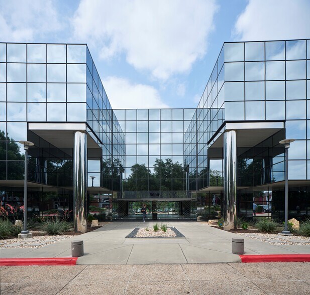 More Photos Of 9600 Great Hills Trl, Austin Office For Lease