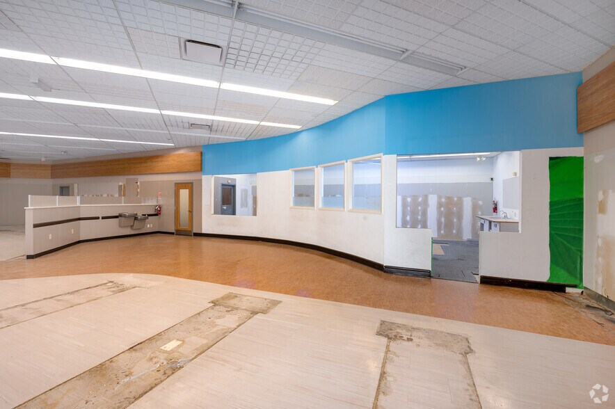 More Photos Of 4635 S Capitol St SW, Washington Drugstore For Lease