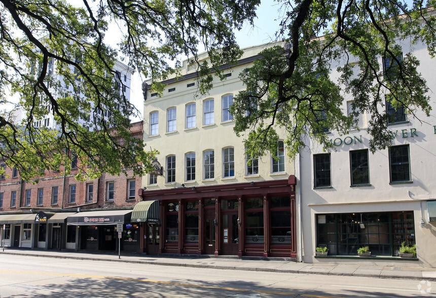 13 W Bay St, Savannah, GA 31401 Retail For Lease
