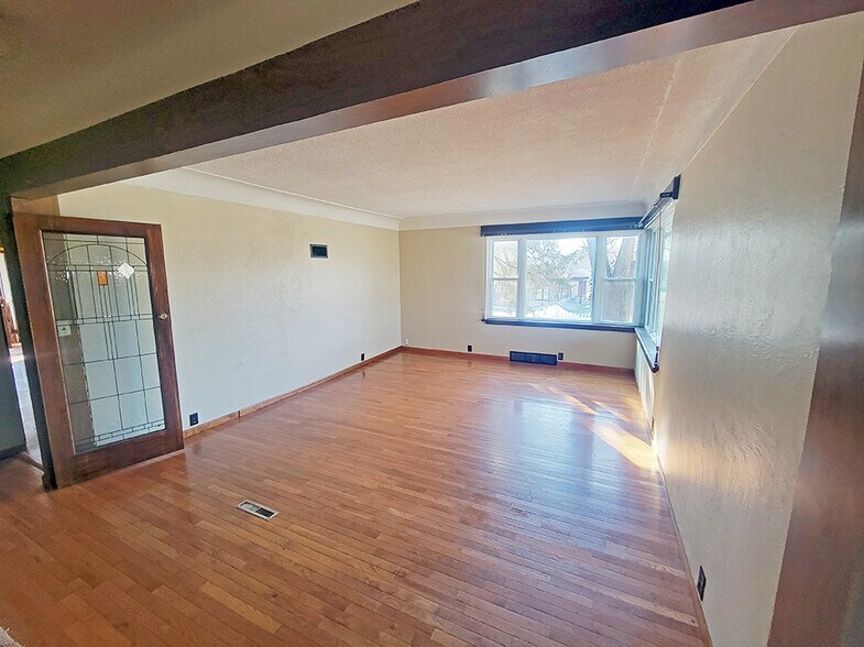 More Photos Of 8044 N Illinois St, Caseyville Office For Sale