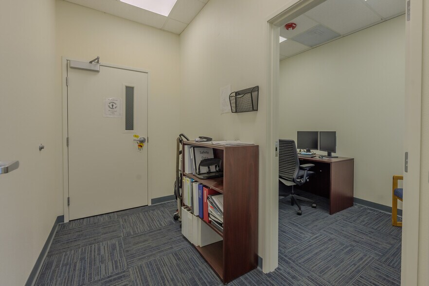 More Photos Of 42389 Winchester Rd, Temecula Warehouse For Sale