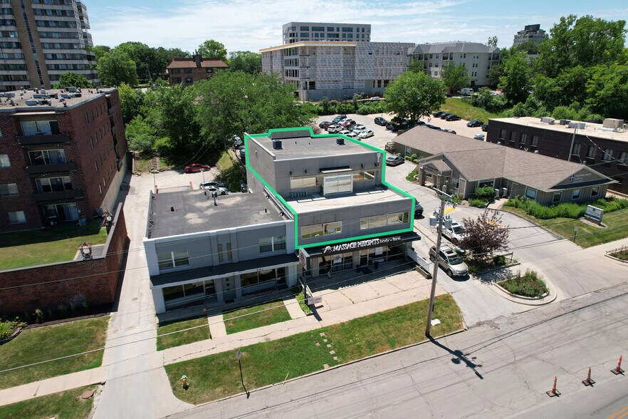 More Photos Of 3706 Ingersoll Ave, Des Moines Office For Sale