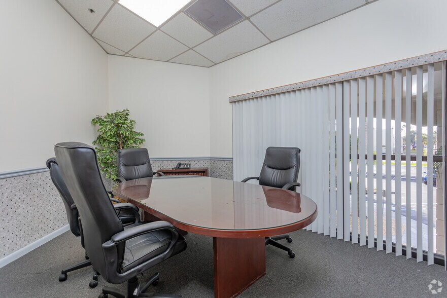More Photos Of 1500 Colonial Blvd, Fort Myers Office For Lease