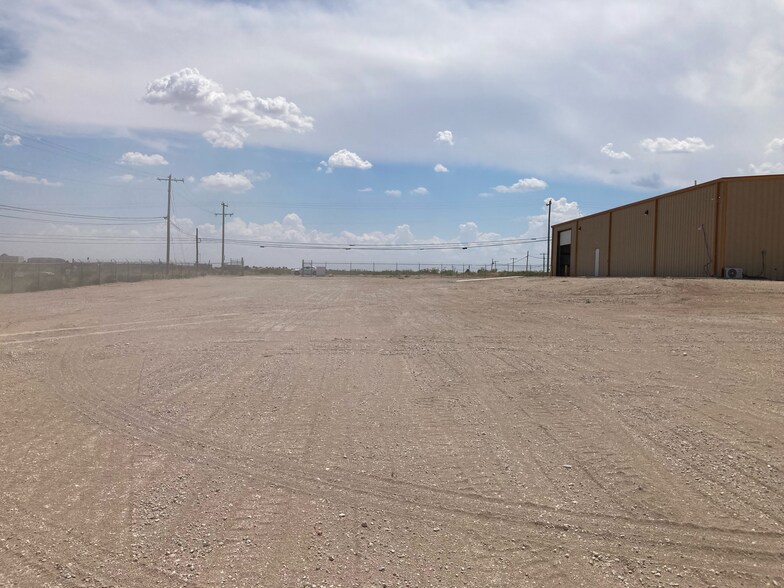 More Photos Of 2916 Boyd Dr, Carlsbad Warehouse For Lease