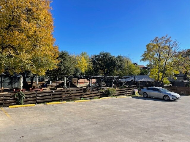 More Photos Of 1309 Rosewood Ave, Austin Restaurant For Lease