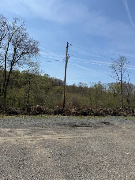 More Photos Of 4881 Pittsburgh Rd, Harrisville Light Distribution For Sale