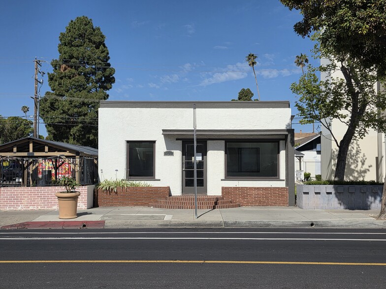 More Photos Of 431 S C St, Oxnard Medical For Sale