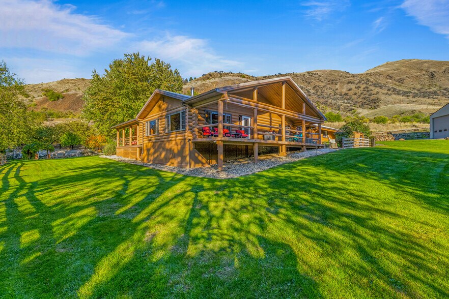 More Photos Of 13706 US 95, White Bird Trailer Camper Park For Sale