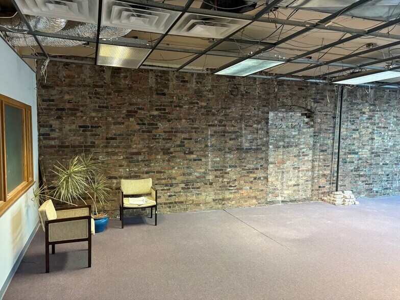 More Photos Of 219 W 1st St, Duluth Office For Lease
