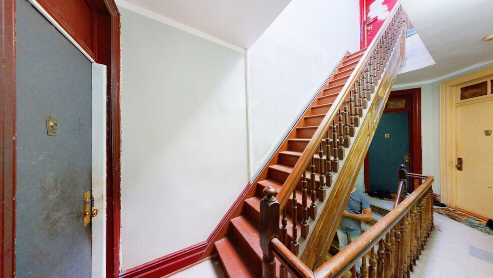 More Photos Of 137 Starr St, Brooklyn Apartments For Sale