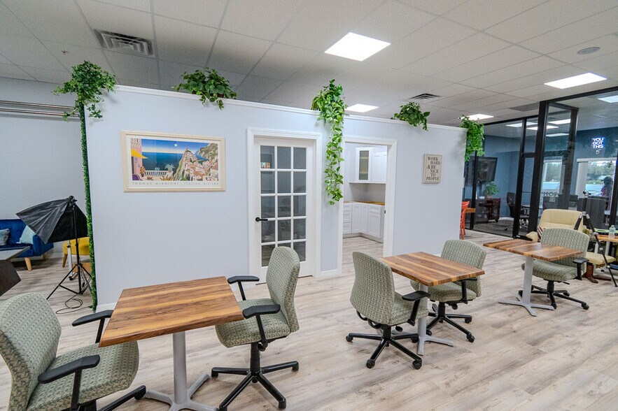 More Photos Of 642-660 SW Port St Lucie Blvd, Port Saint Lucie Coworking Space