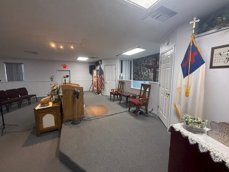 More Photos Of 8826 Trevarthon Rd, Orlando Specialty For Sale